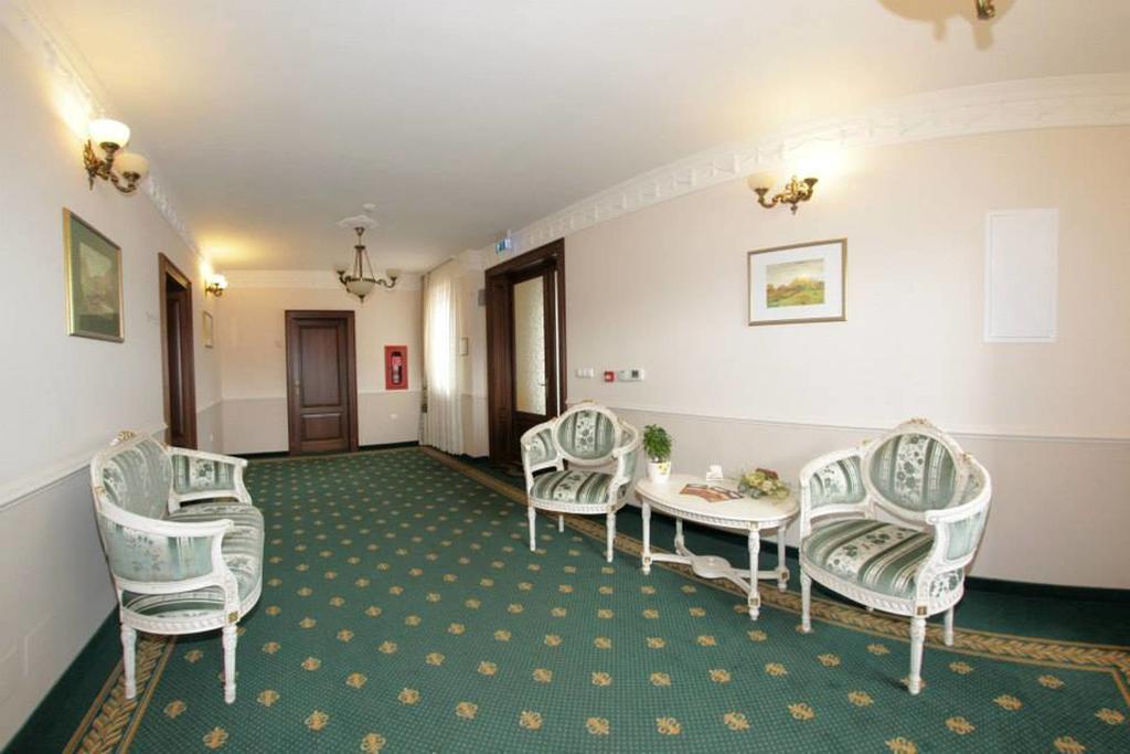 Hotel Slavia Salonta Dış mekan fotoğraf