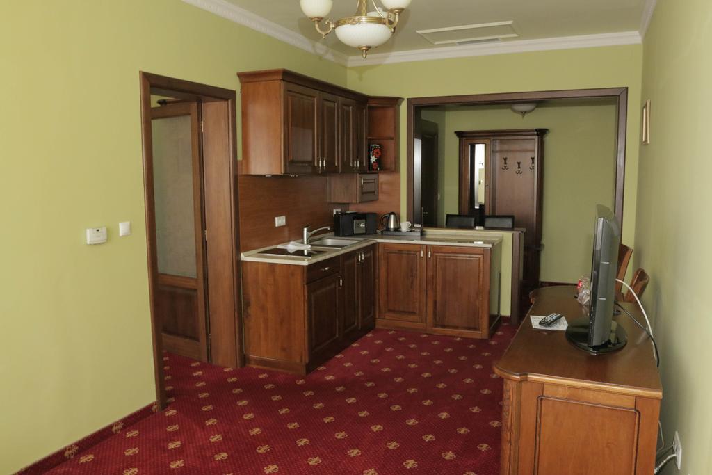 Hotel Slavia Salonta Dış mekan fotoğraf