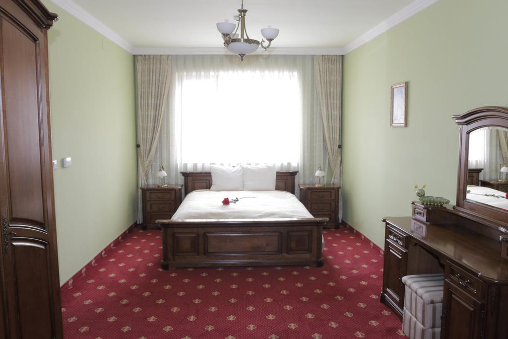 Hotel Slavia Salonta Dış mekan fotoğraf