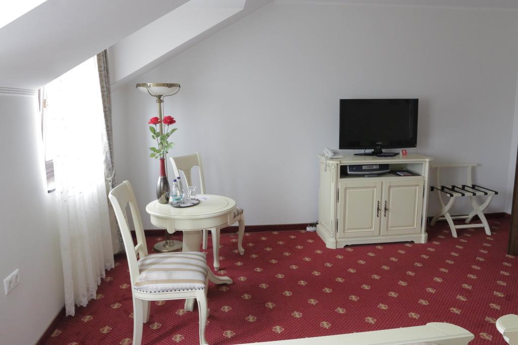 Hotel Slavia Salonta Dış mekan fotoğraf