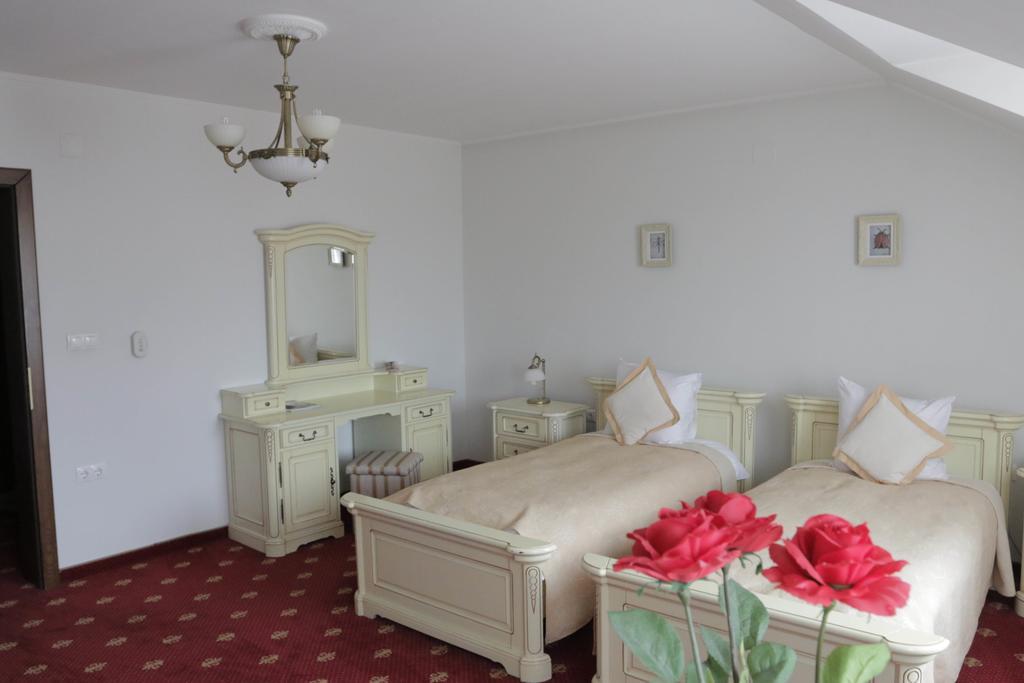 Hotel Slavia Salonta Dış mekan fotoğraf