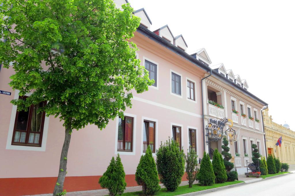 Hotel Slavia Salonta Dış mekan fotoğraf