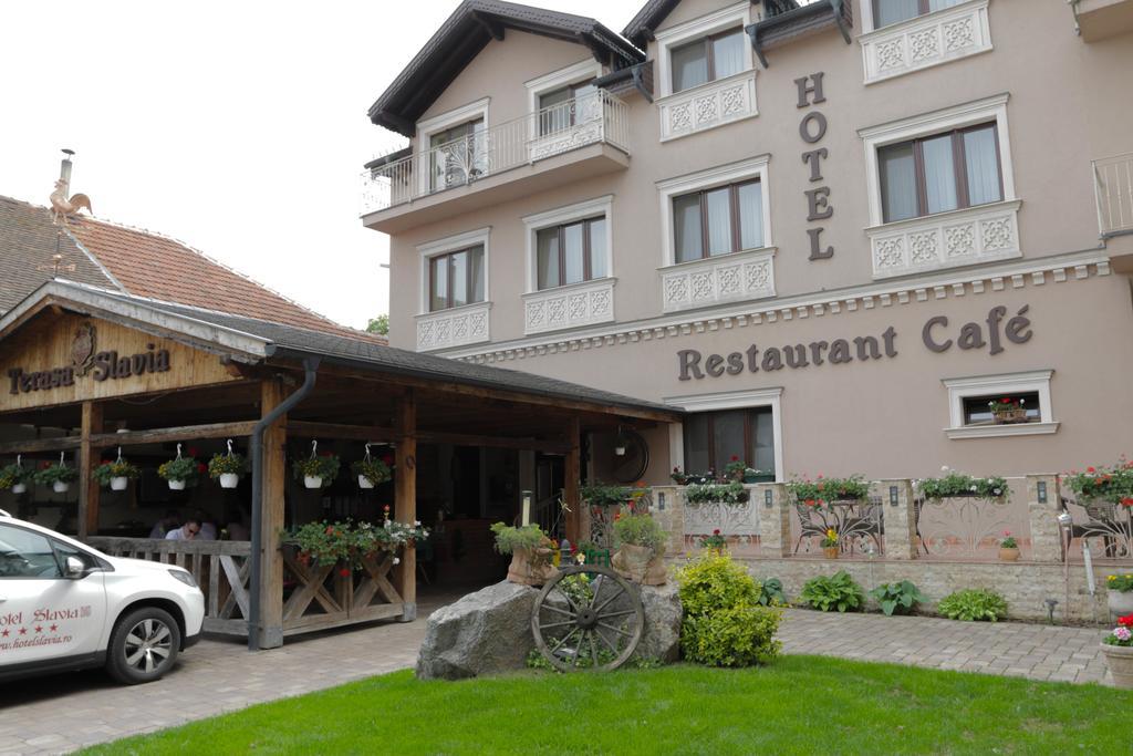 Hotel Slavia Salonta Dış mekan fotoğraf