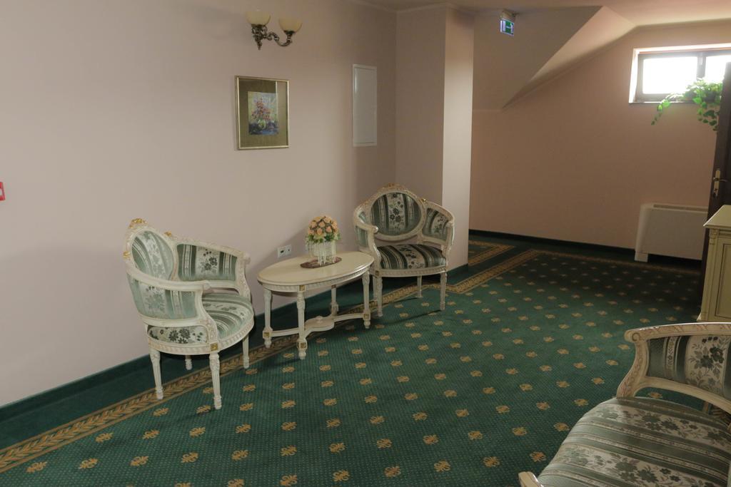 Hotel Slavia Salonta Dış mekan fotoğraf