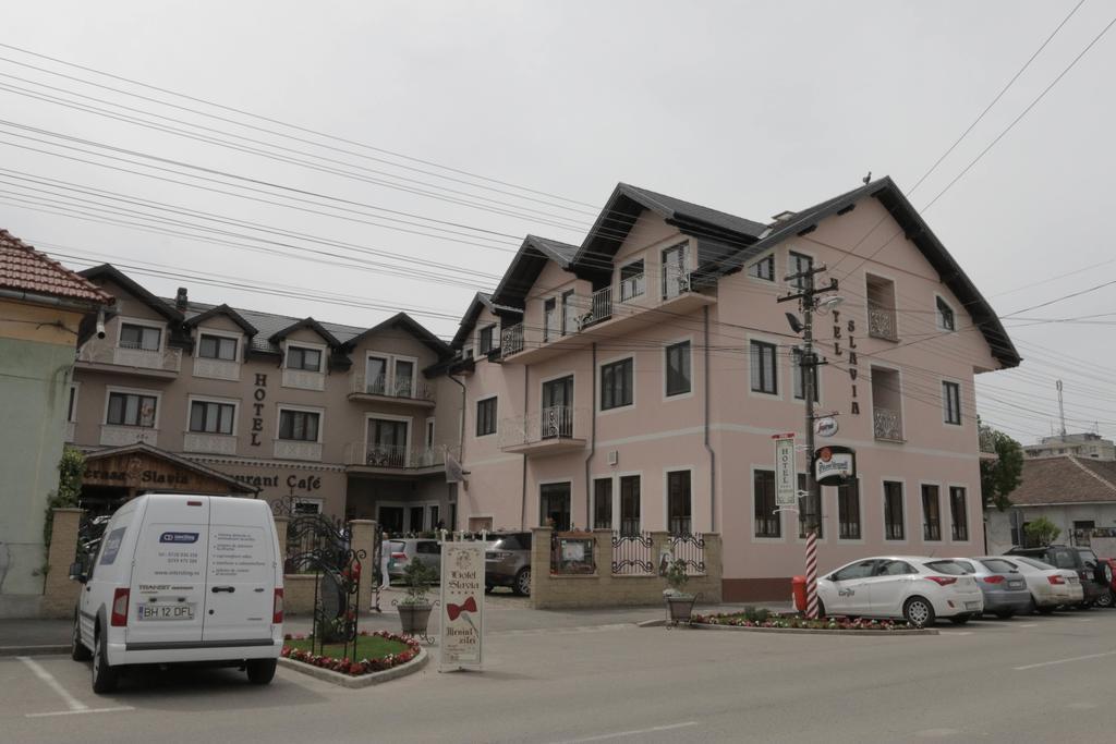 Hotel Slavia Salonta Dış mekan fotoğraf