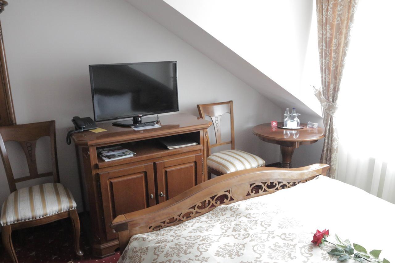 Hotel Slavia Salonta Dış mekan fotoğraf