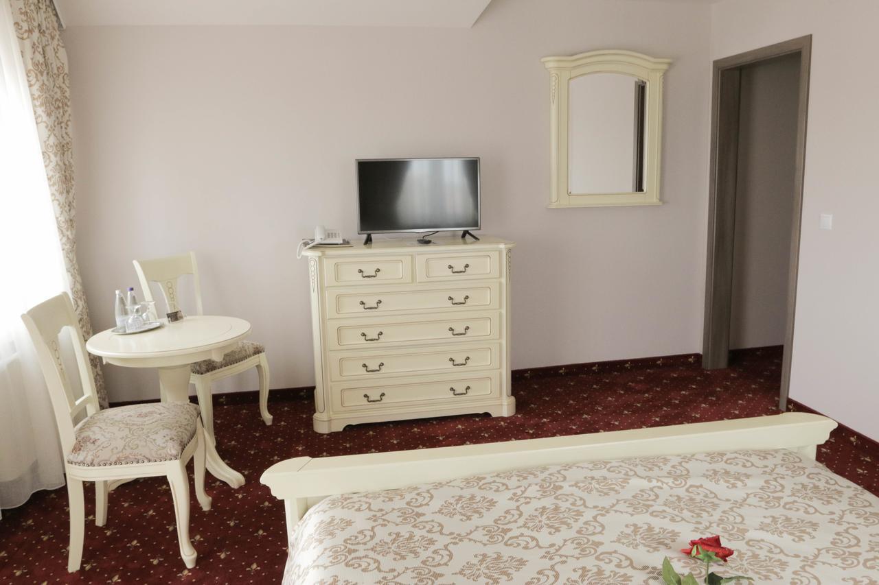 Hotel Slavia Salonta Dış mekan fotoğraf