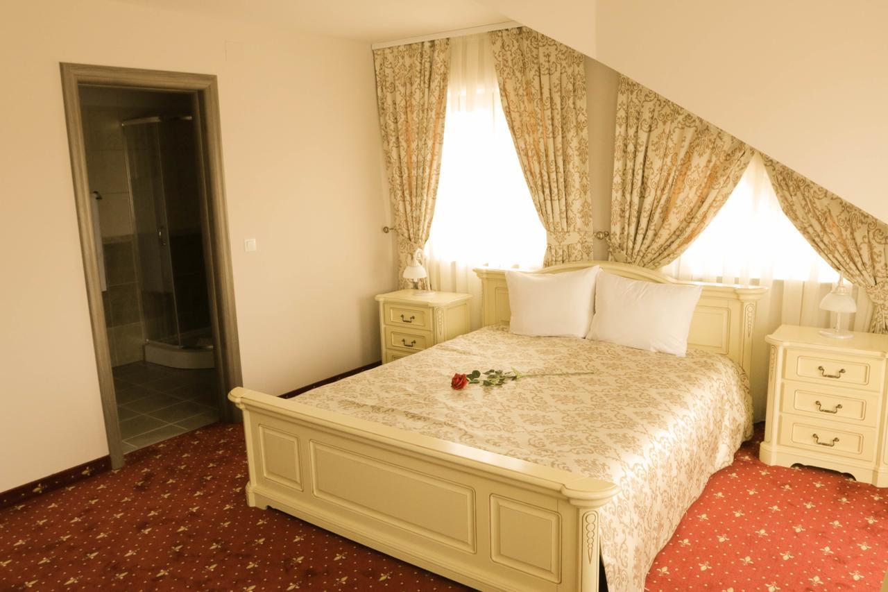 Hotel Slavia Salonta Dış mekan fotoğraf